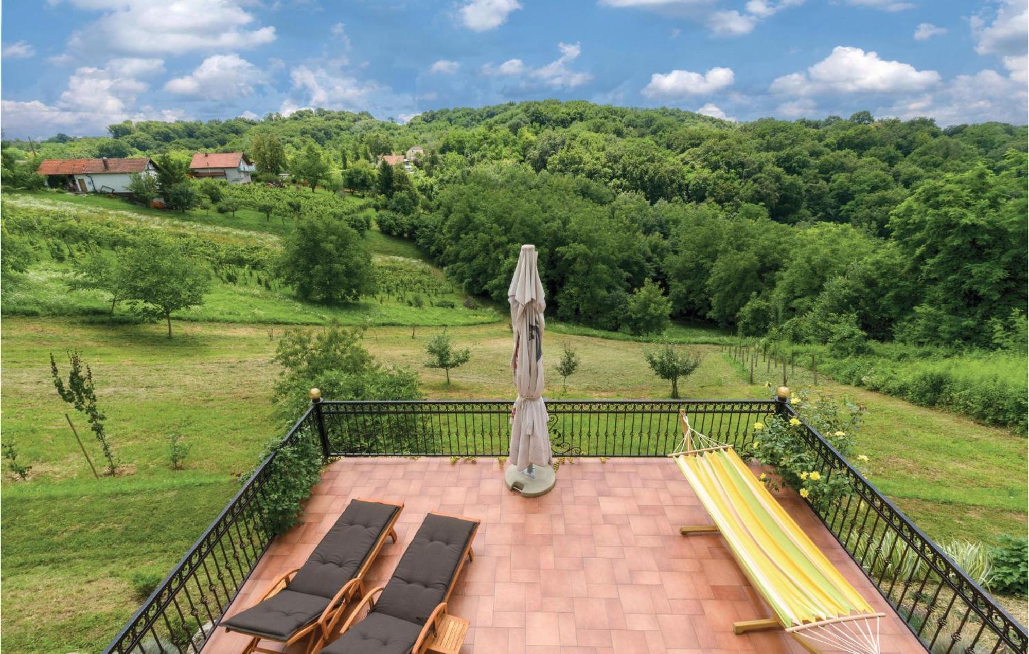 Beautiful Home In Sv,Martin Na Muri With Jacuzzi سفيتي مارتن نا موري المظهر الخارجي الصورة
